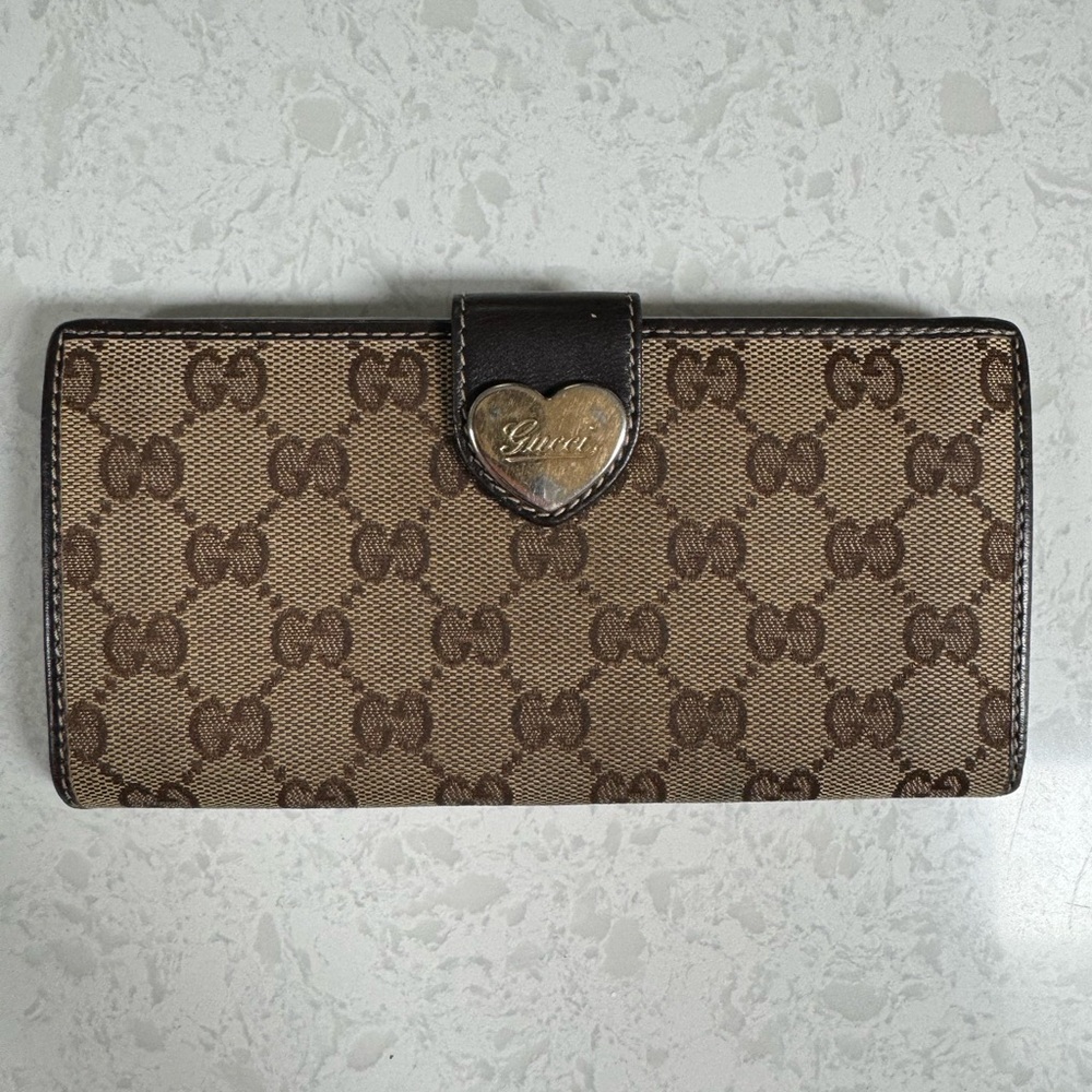 EUC Gucci Tan& Brown Canvas Full Length with Brown leather & 🤎snap